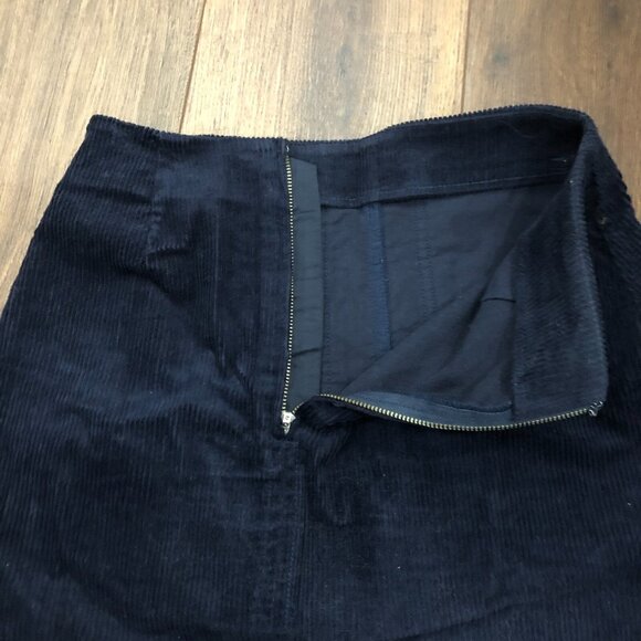 UNIQLO Corduroy Mini Skirt Size 0 Navy Blue Y2k Large Patch Pockets - Picture 6 of 8